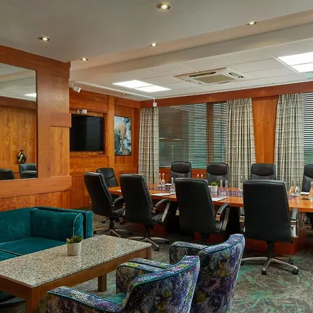 Hotel Crowne Plaza Dublin By Ihg 4*