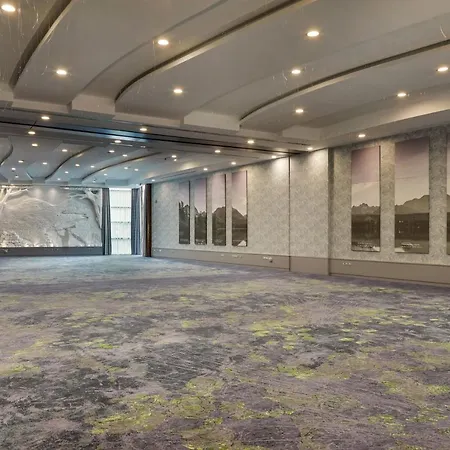 Hotel Crowne Plaza Dublin By Ihg