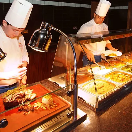 都柏林皇冠假日酒店布兰查 4* 布兰察斯镇