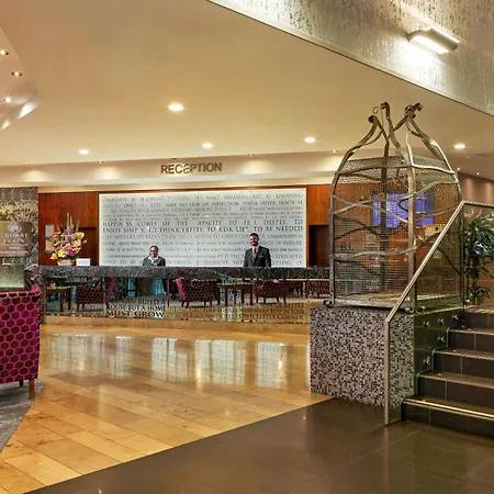 Crowne Plaza Dublin By Ihg Hotell 4*
