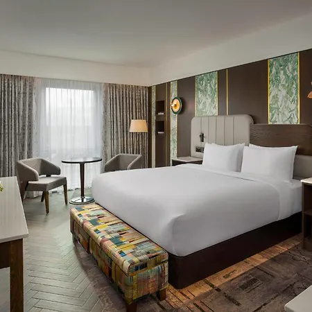 Crowne Plaza Dublin By Ihg Hotel 4*
