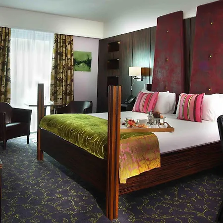 酒店 都柏林皇冠假日酒店布兰查 4*