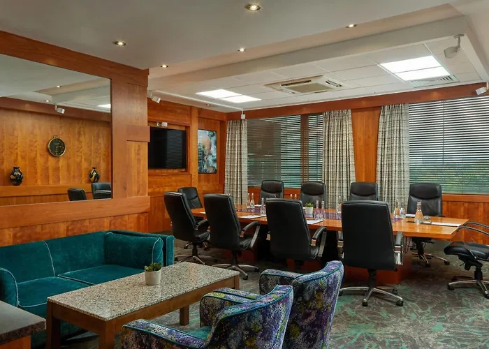 Отель Crowne Plaza Dublin By Ihg 4*