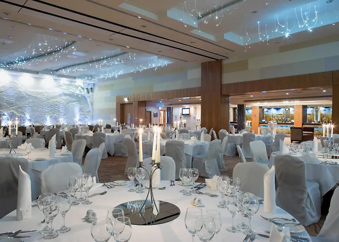 Отель Crowne Plaza Dublin By Ihg 4*