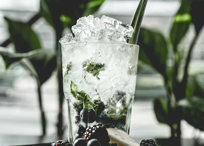 Отель Crowne Plaza Dublin By Ihg 4*