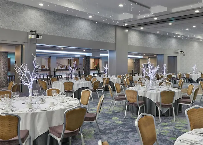 Crowne Plaza Dublin By Ihg Отель 4*