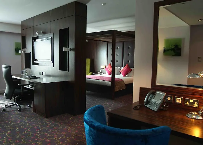 Отель Crowne Plaza Dublin By Ihg 4*