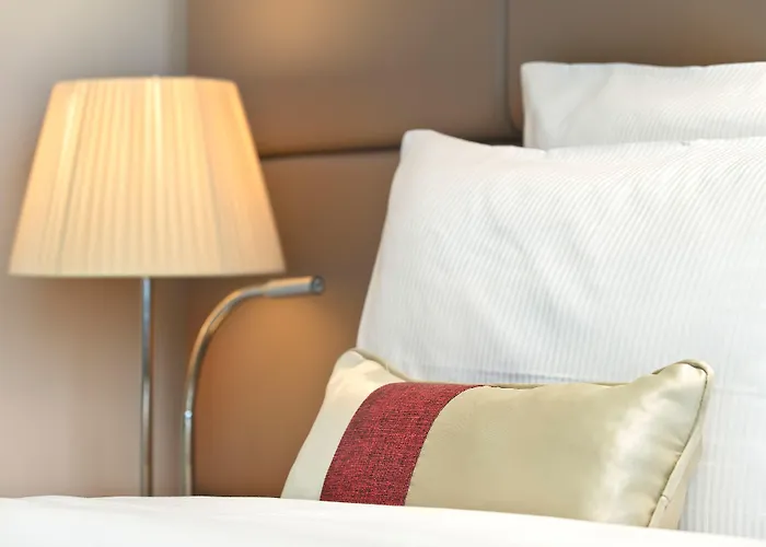 Отель Crowne Plaza Dublin By Ihg