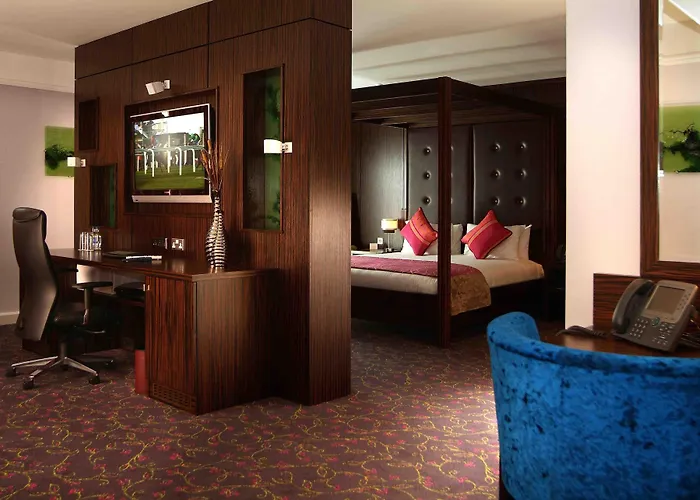 Crowne Plaza Dublin By Ihg Отель 4*