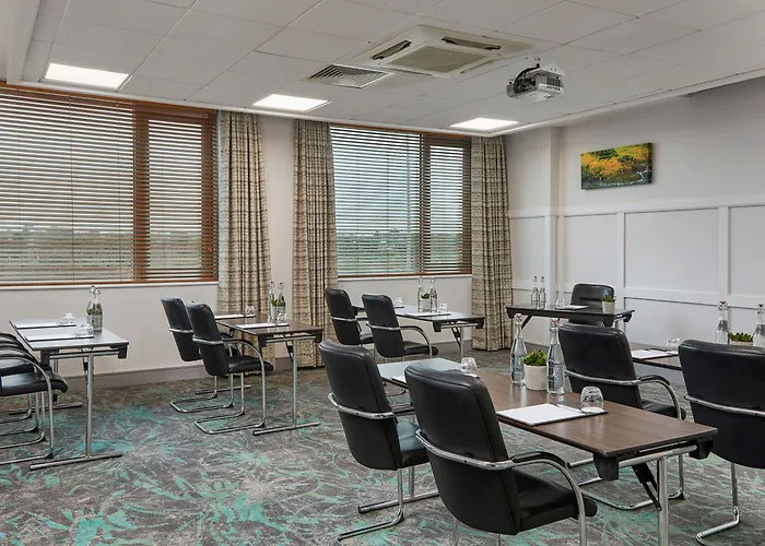 Отель Crowne Plaza Dublin By Ihg Бланчардстаун