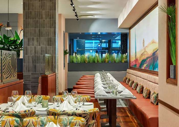 Crowne Plaza Dublin By Ihg 4*