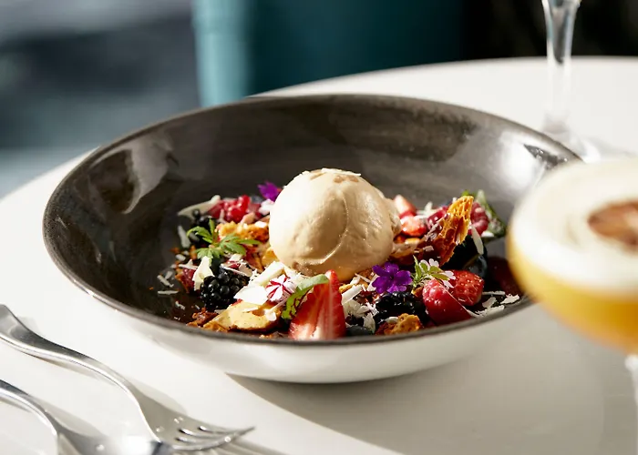 Отель Crowne Plaza Dublin By Ihg Бланчардстаун